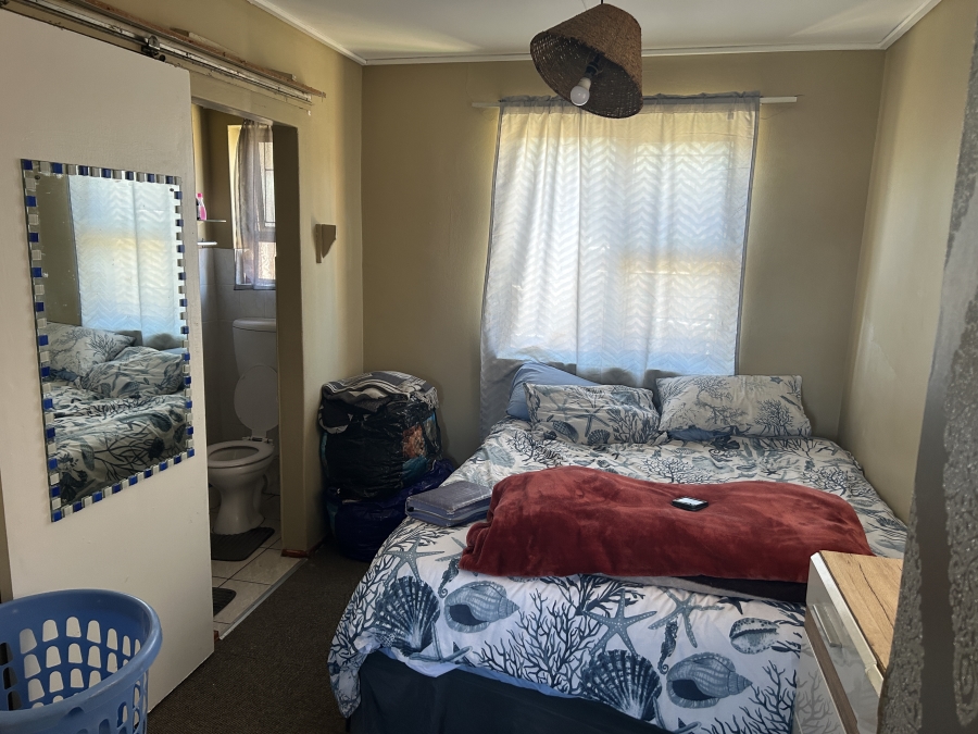 To Let 1 Bedroom Property for Rent in Oakglen Western Cape